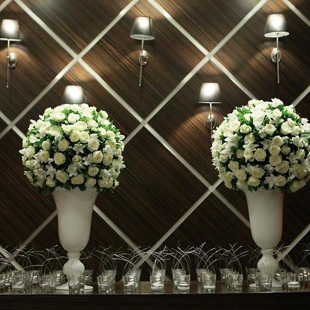 利蒙温泉度假酒店 卡斯托里亚 外观 照片 Flower arrangement