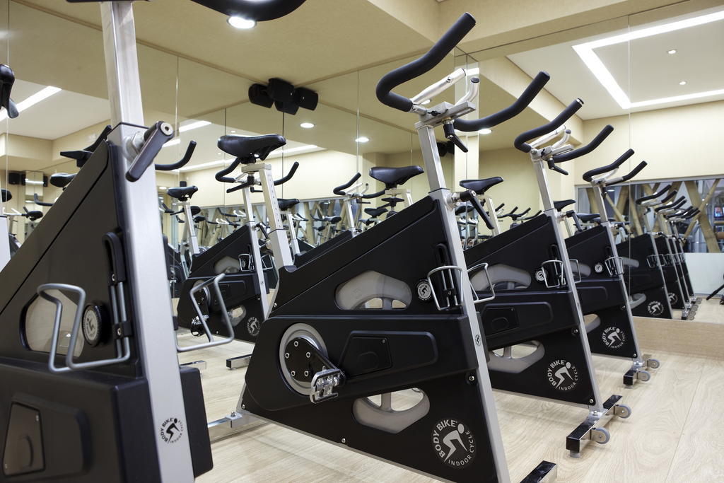 利蒙温泉度假酒店 卡斯托里亚 外观 照片 Indoor cycling